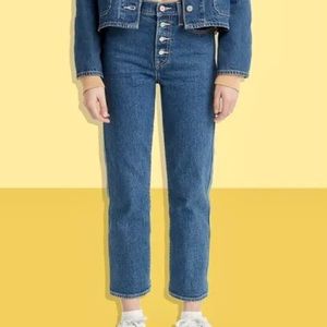 LEVI’S Wedgie Straight Denim Jeans - New with Tags 🏷